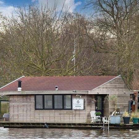 Aangenaam Op De Rijn, Woonboot, Inclusief Prive Sauna Alphen aan den Rijn Exterior foto