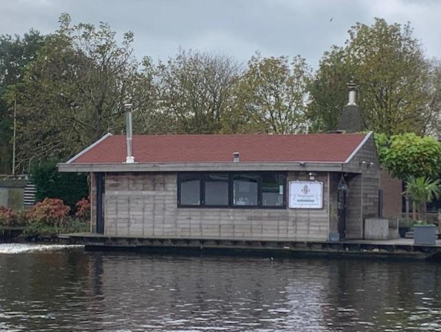 Aangenaam Op De Rijn, Woonboot, Inclusief Prive Sauna Alphen aan den Rijn Exterior foto