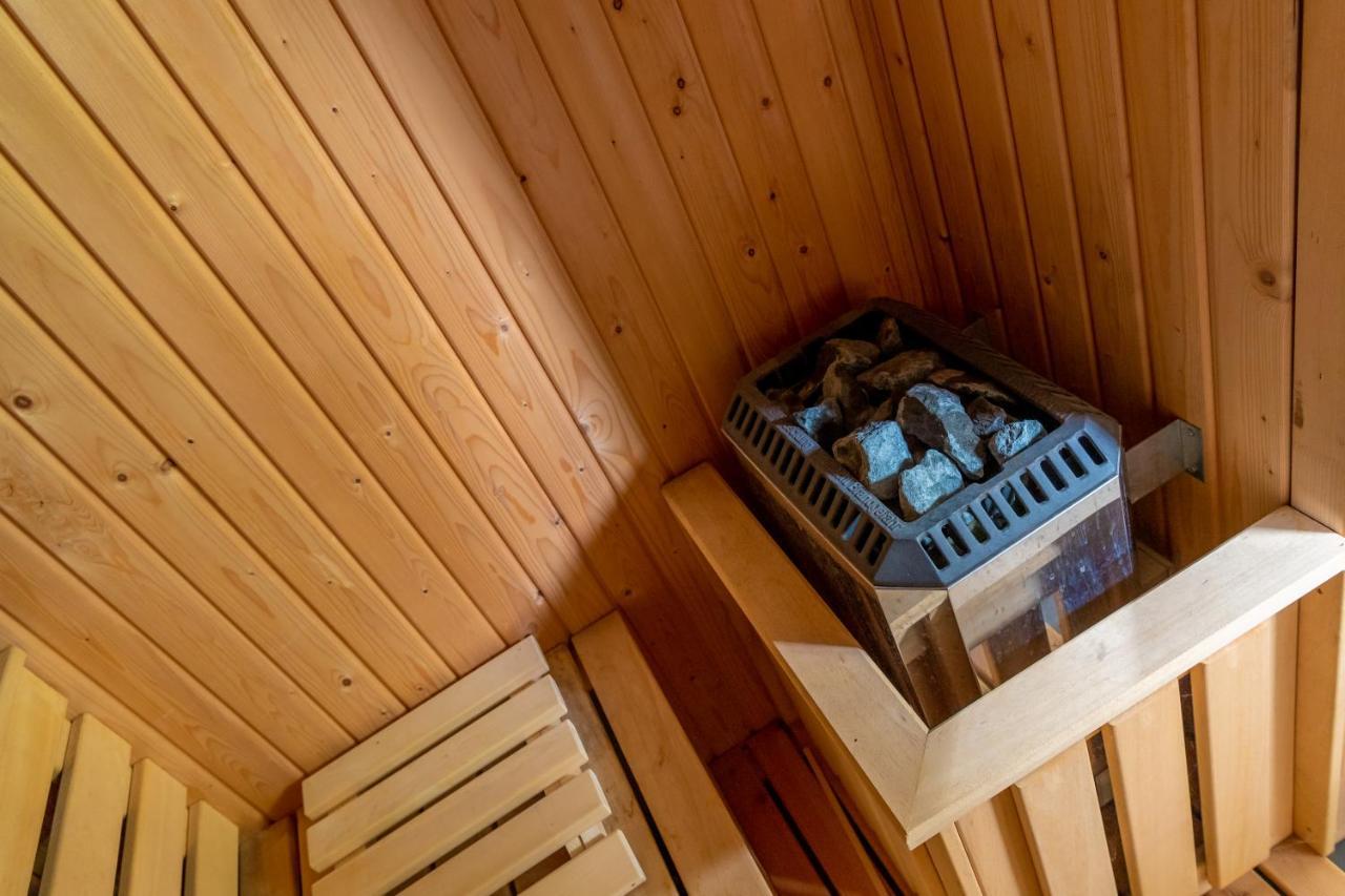 Aangenaam Op De Rijn, Woonboot, Inclusief Prive Sauna Alphen aan den Rijn Exterior foto
