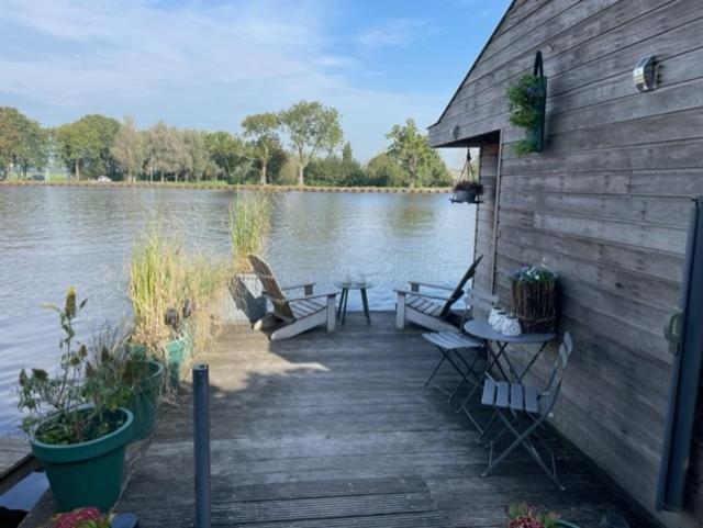 Aangenaam Op De Rijn, Woonboot, Inclusief Prive Sauna Alphen aan den Rijn Exterior foto